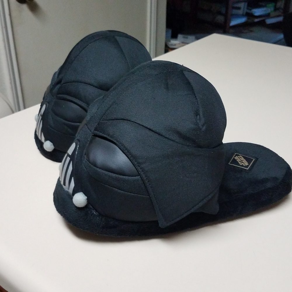 Darth Vader Slippers Size M (8-9) - Picture 2 of 5
